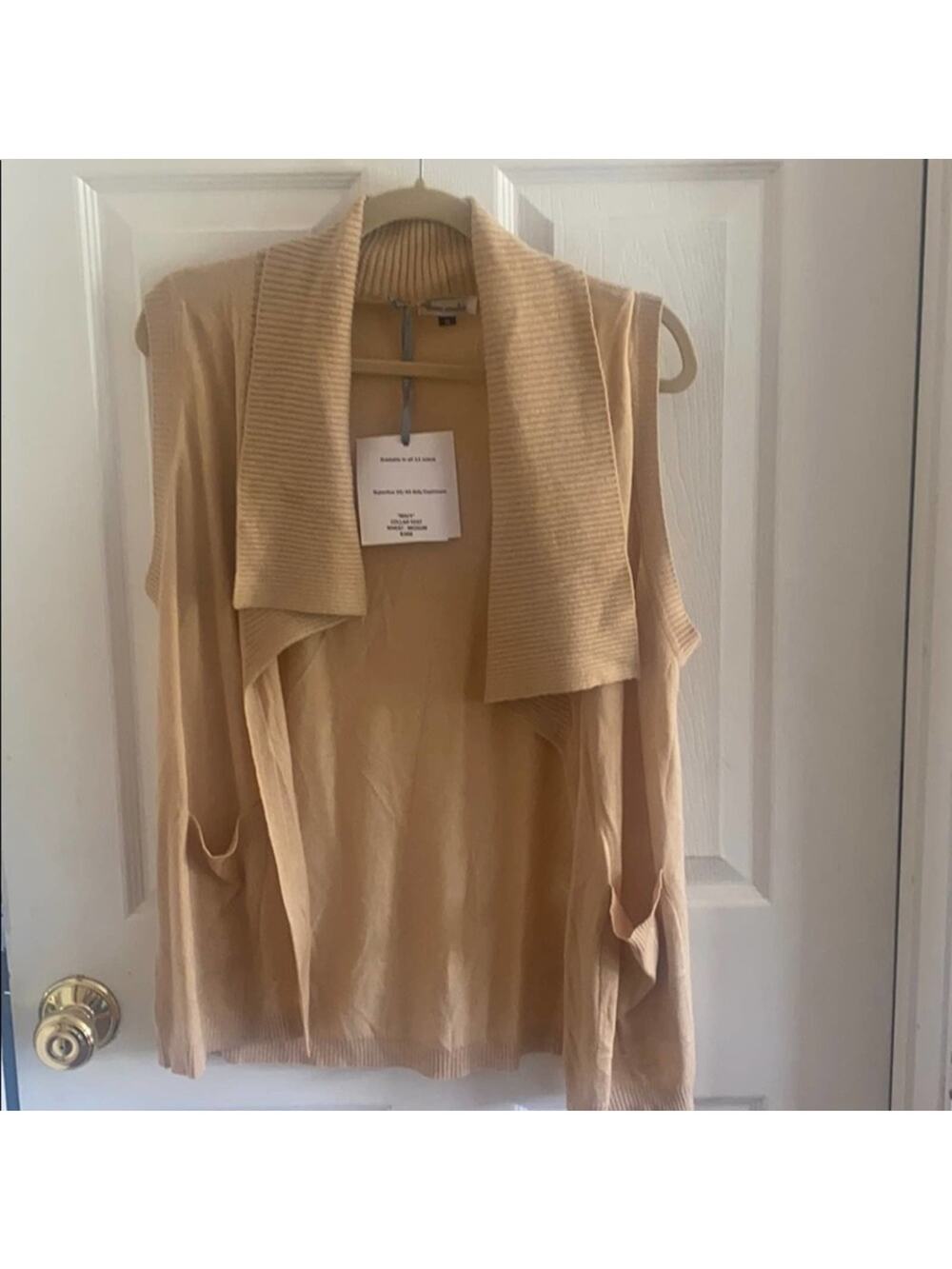 Diane Snyder NWT women’s size M cashmere vest